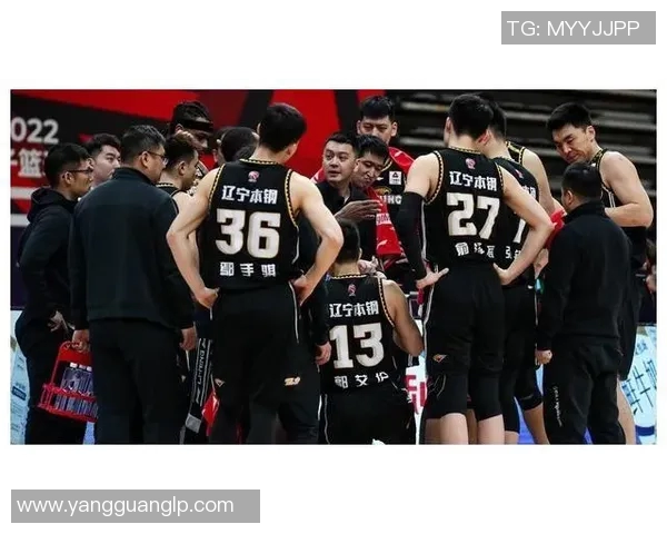 任骏飞领衔广东男篮冲击季后赛全力以赴展现个人风采与团队精神 任骏飞领衔广东男篮冲击季后赛全力以赴展现个人风采与团队精神